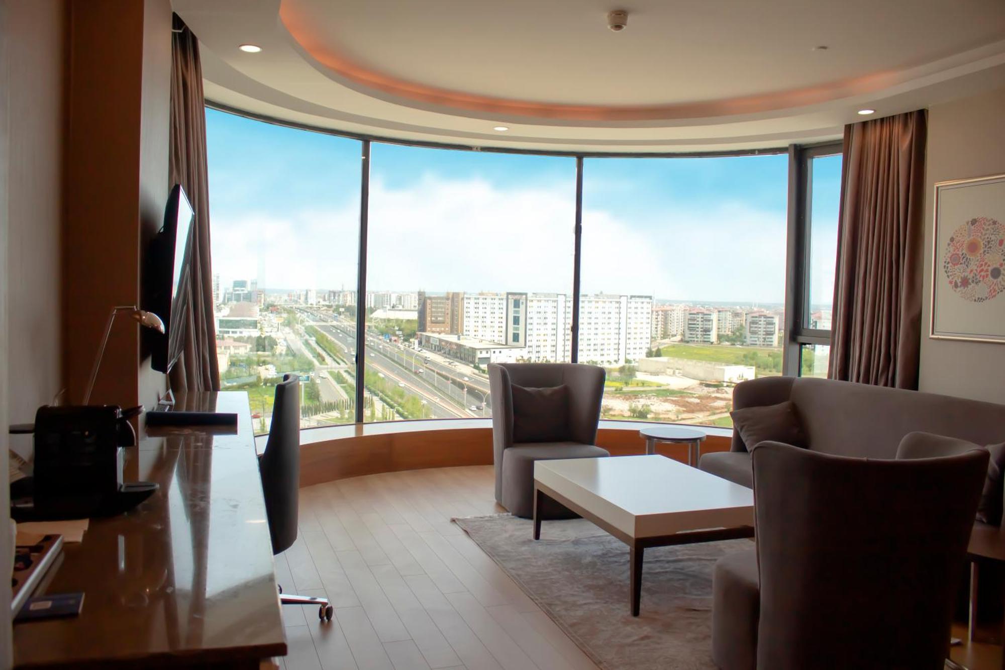 Radisson Blu Hotel, Hotel